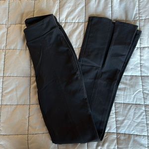 ALO Airbrush 7/8 High Waist Flutter Legging